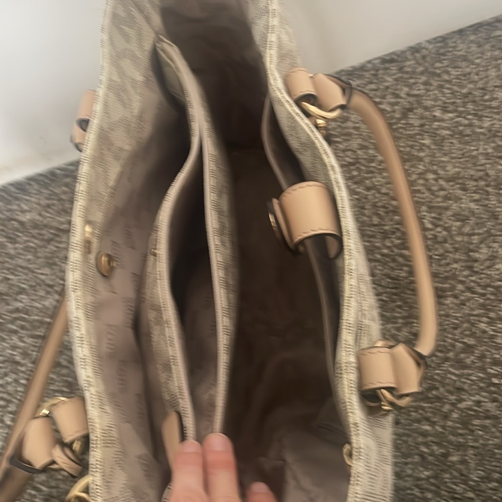 Michael Kors Bag - Picture 8 of 8